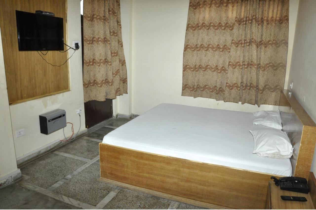 Hotel Lalit Palace Babina Ngoại thất bức ảnh