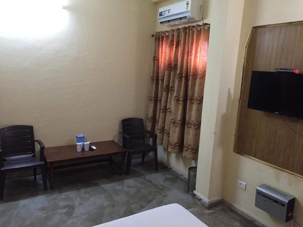 Hotel Lalit Palace Babina Ngoại thất bức ảnh